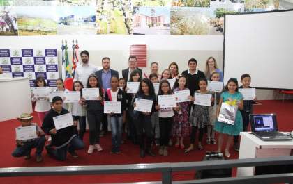 Cerimônia premia vencedores do Concurso de Redação “A Água e Você”