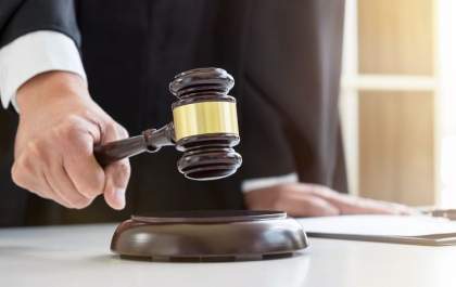 Professor é condenado a 40 anos de prisão por assédio sexual contra alunas