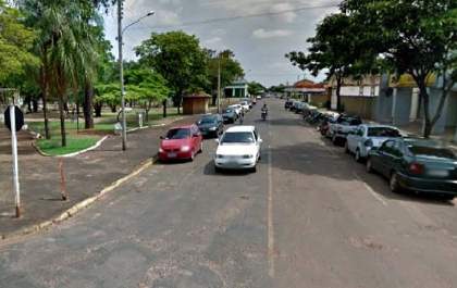 Bandidos levam malote com mais de R$ 62 mil em frente a agência bancária