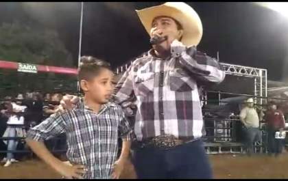 Emocionante: Menino realizou sonho durante Rodeo Festival&nbsp;