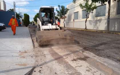 Obras interditam trechos de ruas no Centro nesta terça