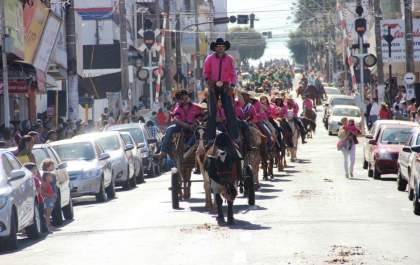 Cavalgada Entre Amigos abre os Festejos de 82 anos de Andradina