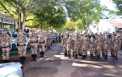Polícia Militar Ambiental recebe barcos, motores e caminhão