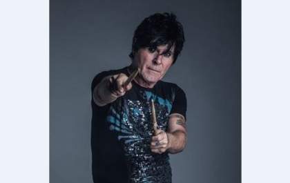 Morre, aos 61 anos, Paulo Pagni, baterista da banda RPM