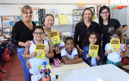 Tamiko participa da entrega de materiais educativos da Defesa Civil