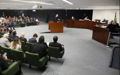 Por 3 votos a 2, STF decide manter Lula preso até julgamento de suspeição de Moro
