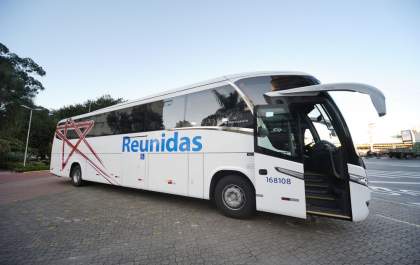 Desfile apresenta 20 ônibus novos da Reunidas Paulista