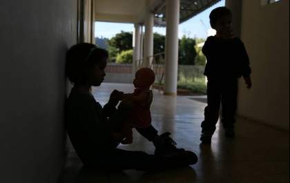 Professora é presa acusada de abuso sexual contra 9 crianças&nbsp;