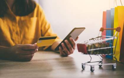 Será que fazer compras com cartão de crédito pela internet é seguro?