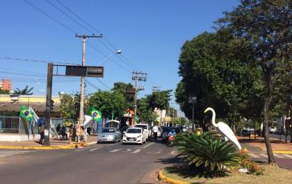 Em apoio à Lava Jato, três-lagoenses fazem buzinaço no centro