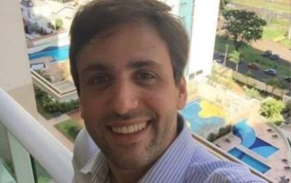 Familiares e amigos se despedem do três-lagoense Fabio Rezende Garcia
