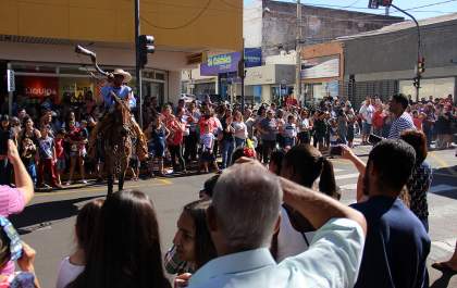 Cavalgada mantém tradição na abertura de festejos da Terra do Rei do Gado