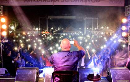 Centenas se emocionaram e louvaram no 1º Festival Gospel do Governo de Andradina