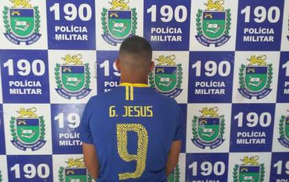 Jovem sacode portão da casa da ex- mulher e faz ameaças