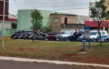 Bandidos levam R$ 230 mil de agência bancária