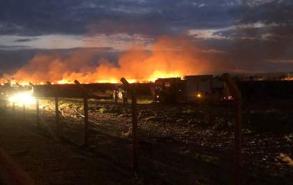 Faísca de trator provoca incêndio de grande proporção próximo ao aeroporto