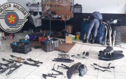 PM prende mecânico após encontrar em oficina motor de moto furtada
