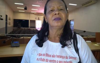 Em Três Lagoas mulher chora todos os dias ausência dos bisnetos