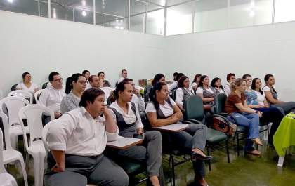 Colaboradores da Unimed Andradina participam de palestra sobre saúde ocular