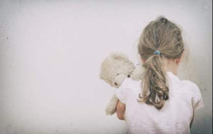 Menina de 5 anos pede para morrer após ser estuprada pelo primo