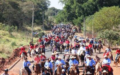 Cavalgada Bom Jesus da Lapa marca festejos dos 82 anos de Andradina