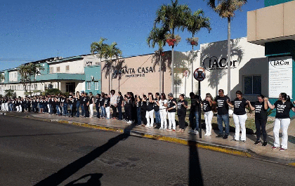 Apoiando investigações, colaboradores da Santa Casa se manifestam a favor da entidade
