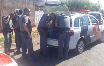 Jovem é preso minutos após furto de motoneta