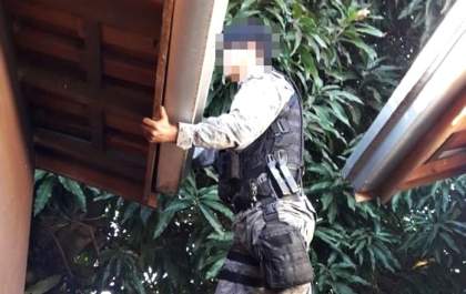 'Casal do tráfico' é preso durante ação da Força Tática no Jardim Progresso