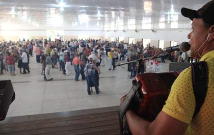 Encontro dos Idosos promoveu integração social em Andradina