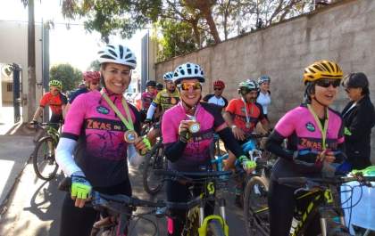 Passeio ciclístico reúne mais de 200 participantes