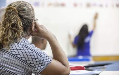 Estácio está com vagas abertas para projeto de Alfabetização e Letramento de Jovens e Adultos