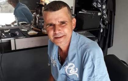 Familiares e amigos se despedem de Márcio Aparecido de Lima Ferracine, conhecido como Nane