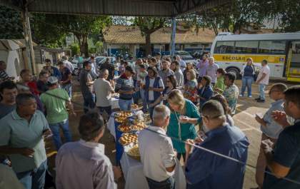 Prefeitura compra 2 ônibus adaptados para alunos cadeirantes