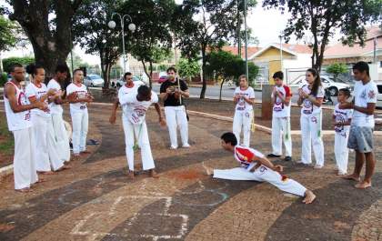 Projeto Nasce do Governo de Andradina faz apresentações em comemoração ao Dia Mundial da Capoeira