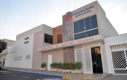 Laboratório de Análises Clínicas isenta conveniados de coparticipação