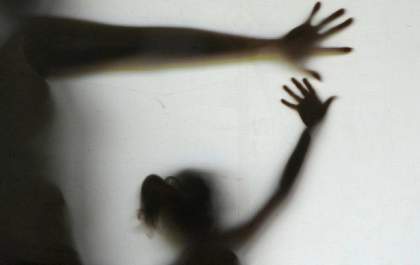 Pai, tio e avô são presos por estuprar menina de 11 anos&nbsp;