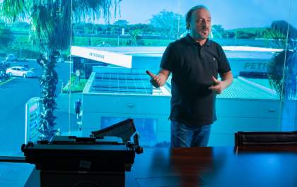 Placas fotovoltaicas do Oeste Plaza começam a chegar. Shopping será autosustentável em energia