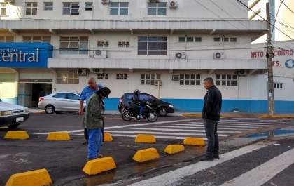 Obra de sarjetão interdita três cruzamentos no Centro até dia 15