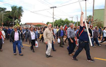 Procissão de Bom Jesus da Lapa mantém tradição em Andradina