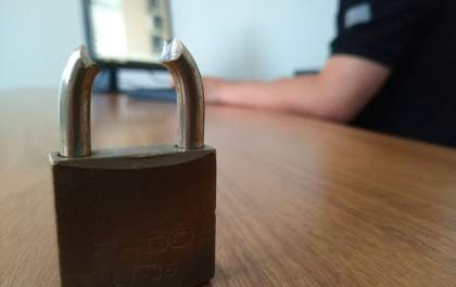 Após 4 meses na cadeia, publicitário tem prisão preventiva revogada
