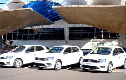 Prefeitura compra três veículos com dinheiro de leilão de sucatas