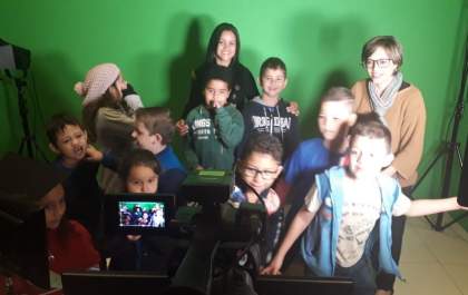 Alunos da escola Irmã Sheila fazem visita ao estúdio do Hojemais TV