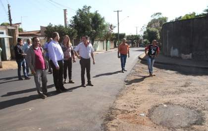 Prefeitura notifica empresa para reparar asfalto