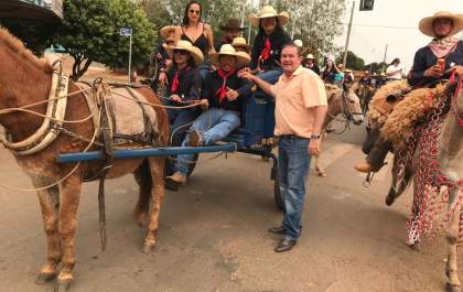 Deputado Eduardo Rocha prestigia a 4ª Cavalgada Solidária de Água Clara