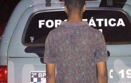 Força Tática prende jovem que praticou assalto à mão armada em mercadinho