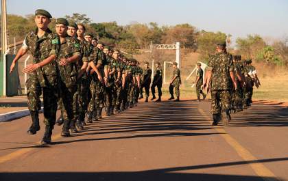 Tamiko participa de cerimônia alusiva ao Dia do Soldado