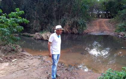 Rodarte pede ponte para o Córrego Figueira