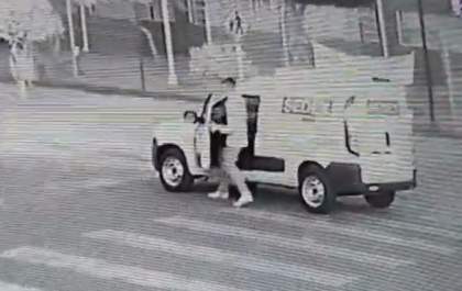 Vídeo mostra ação do ladrão que capotou carro dos Correios com provas do Enceja
