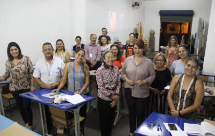 Tamiko acompanha capacitação em curso de modelagem