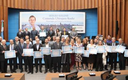 Deputado estadual Eduardo Rocha homenageia Corretores de Imóveis